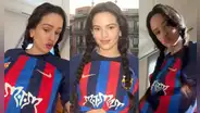 Rosalía canta himno del Barcelona fiel a su estilo y luce camiseta Motomami previo al clásico