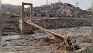 Comas: puente Tambo Río se desplomó tras aumento del caudal del río Chillón