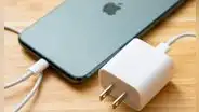 ¿Por qué cada vez más teléfonos vienen sin cargador ni auriculares en la caja?