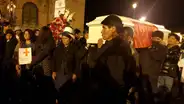 Restos de Rosalino Florez llegan a la plaza Mayor tras largo recorrido por vías de Cusco