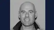 Hombre contrata a sicario para matar a su esposa sin saber que era un agente del FBI encubierto