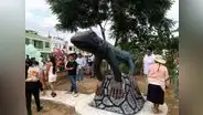 Construyen escultura de especie en extinción en La Libertad