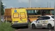 Adolescente tuvo que conducir autobús escolar luego de que chofer sufrió un infarto