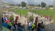 Copa Perú en Arequipa: cancha se convierte en batalla campal tras invasión de hinchas