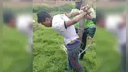 Vecinos dan paliza y amarran a poste a sujeto que agredió a su madre en Junín