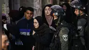 Detienen a más de 350 personas en mezquita de Jerusalén en medio de celebraciones religiosas