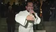 ¿Postulará a la Batalla de los Gallos? Sacerdote rapea en celebraciones por Semana Santa