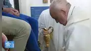 Papa Francisco realiza el tradicional lavado de pies a 12 presos en Jueves Santo