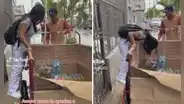 Peruano usa su carretilla para trasladar a joven en inundación y que no ensucie su uniforme