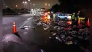 Vía de Evitamiento: ciudadanos robaron envases de gaseosas tras volcadura de camión en El Agustino