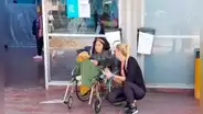 Hombre abandona a su novia con discapacidad en terminal tras robarle el dinero de su pensión