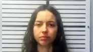 Arrestan a mujer de 19 años por agredir sexualmente a un perro y difundirlo en redes