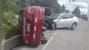 Dos fallecidos y 13 heridos deja cuádruple choque en la Carretera Central