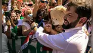 Gabriel Boric: "La jornada laboral de 40 horas semanales nos acerca a un nuevo Chile"
