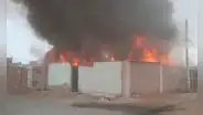 VES: se registra incendio de proporciones en presunto depósito clandestino de plástico