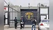 Asesinan a interno del penal de Trujillo y esconden su cuerpo en bidones con agua