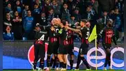 Milan empató 1-1, eliminó al Napoli y accede a las semifinales de Champions League tras 16 años