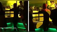 Spider-Man es captado melancólico en fiesta y las redes explotan: "Qué hiciste, Mary Jane..."