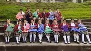 Estudiantes reemplazan las mochilas por las alforjas para llevar sus útiles escolares