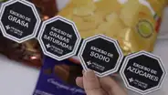 Indecopi consentirá que alimentos y bebidas importadas sigan llevando octógonos adhesivos