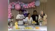 Hijos sorprenden a su mamá en su cumpleaños con temática de “Nunca más”: “Que se hagan la prueba de ADN”