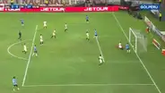 ¿El blooper del año? Brenner Marlos falló increíble situación de gol debajo del arco
