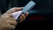 ¿Cómo limpiar la pantalla de mi teléfono sin dañarlo?