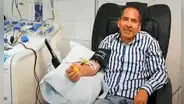 Hombre lleva 32 años donando sangre y plaquetas a enfermos de cáncer: “Lo importante es ayudar"