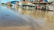 Río Tumbes se desborda e inunda el centro de la ciudad y más de 900 hectáreas de cultivo