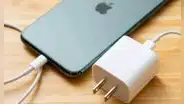 ¿Cómo se debe cargar por primera vez un iPhone?