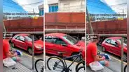 Camión choca a carro estacionado mientras volteaba: "Lo acomodó"