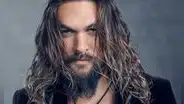 Jason Momoa alborota las redes sociales al pasear desnudo en bicicleta: "Sin palabras"