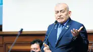 José Arriola, otro congresista que recorta sueldo a trabajador