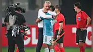 Tiago Nunes explicó abrazo con Yoshimar Yotún tras triunfo de Sporting Cristal en la Libertadores