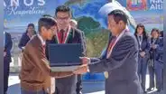 Autoridades de Puno premian con laptops a jóvenes que lograron ingreso a universidad: “Excelente gesto”