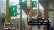 Semáforo en Puno causa asombro por solo dar 3 segundos para cruzar: “Adrenalina al 100”