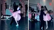 Quinceañera pasa bochornoso incidente durante baile principal: "No sabía si era Cenicienta o Bella durmiente"