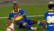 Luis Advíncula sufrió dura falta de Enzo Díaz, quien se tiró en 'carretilla' y le dejó los toperoles
