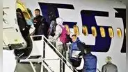 Primer vuelo humanitario partió desde Arica con 115 migrantes