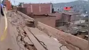 Ventanilla: pista colapsa junto a muro de contención y podría ocasionar derrumbe