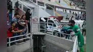 Cáceda, portero del FBC Melgar, regala sus guantes a niño: “Quiero ser un gran arquero como tú”