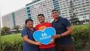 Adolescente con problemas en la columna vuelve a caminar gracias a compleja operación