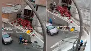 Cajas llenas de cerveza caen de camión en la carretera y usuarios reaccionan: “Estamos de luto”