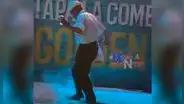 Adulto mayor salta y baila al son de Mateo Palomares: "Quiero ser como tú"