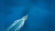 ¿Por qué el océano es azul si el agua es transparente?