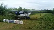 PNP retiene a balazos una avioneta boliviana con 300 kilos de droga en Madre de Dios