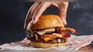 ¿Qué promociones puedes comprar HOY por el Día de la Hamburguesa? Las mejores ofertas para disfrutar