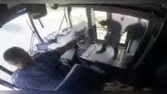 Conductor y pasajero desatan balacera en autobús en movimiento en EE. UU.