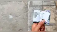 Peruano se encuentra billete de 100 soles, pero resulta ser una publicidad: “Nos rompen el corazón”