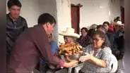 ¡Hasta con 600 cuyes! Así es la tradición de botada de luto para agasajar a padrinos e invitados en Cajamarca